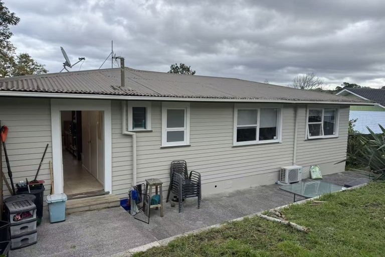 Photo of property in 62 La Rosa Street, Green Bay, Auckland, 0604