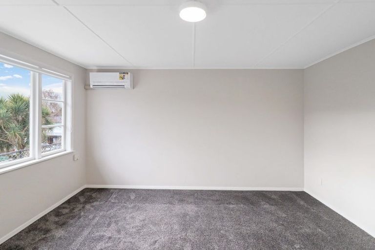 Photo of property in 2 Argyle Grove, Trentham, Upper Hutt, 5018