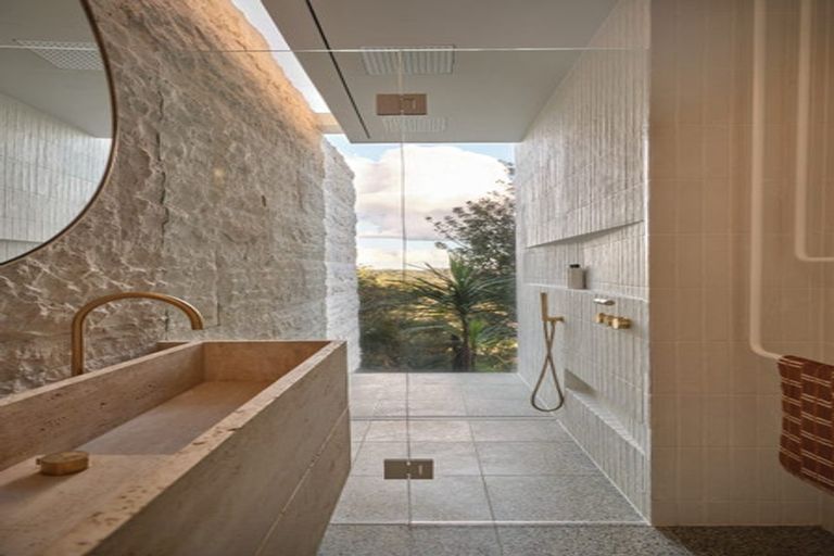 Photo of property in 6 Island Bay Road, Beach Haven, Auckland, 0626