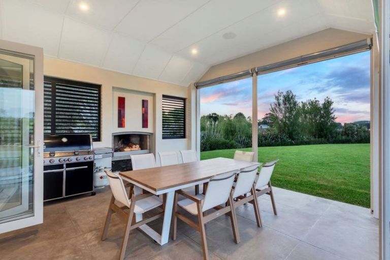 Photo of property in 11 Oak Valley Road, Dairy Flat, Albany, 0792