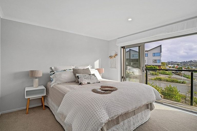 Photo of property in 79 Te Oneroa Way, Long Bay, Auckland, 0630