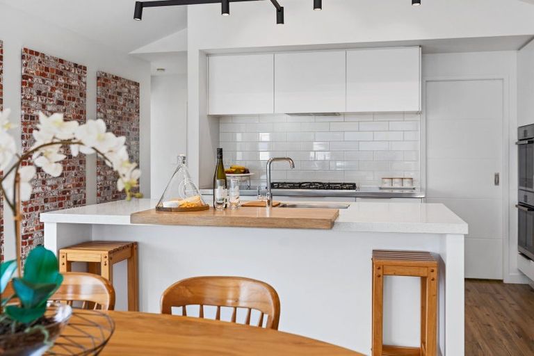 Photo of property in 31 Benmore Crescent, Pyes Pa, Tauranga, 3112