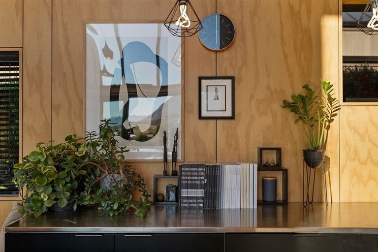 Photo of property in 14 Caithness Court, Jacks Point, Queenstown, 9371