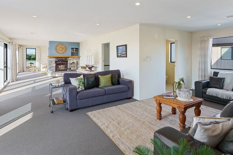 Photo of property in 31 Oratia Street, Waikanae Beach, Waikanae, 5036