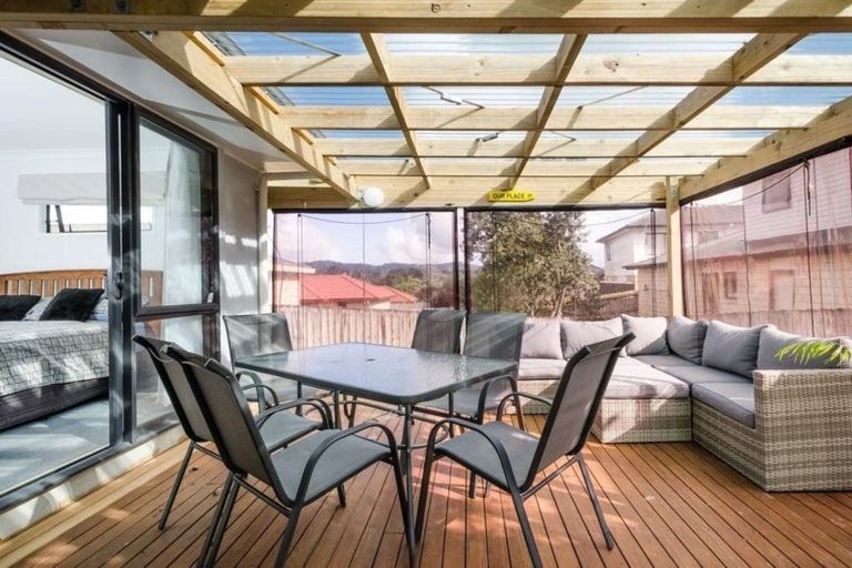 Photo of property in 21 View Ridge Drive, Ranui, Auckland, 0612