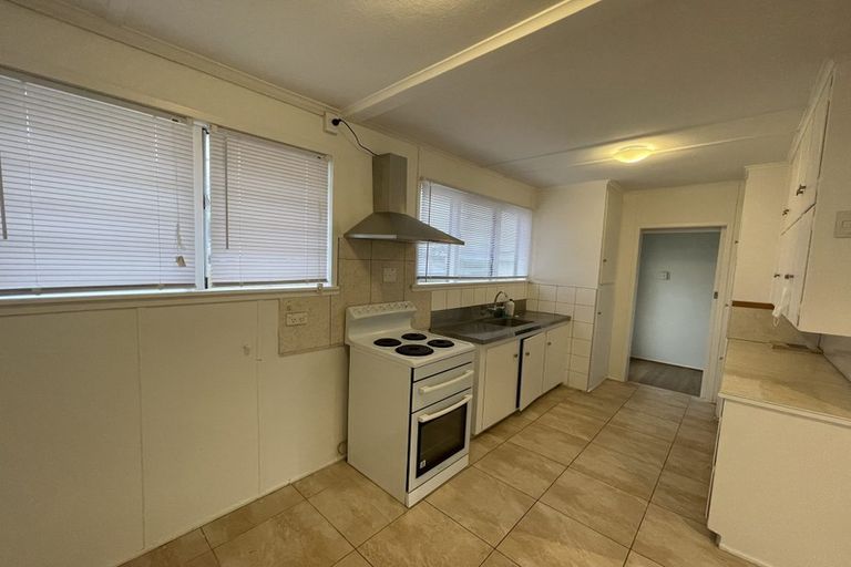 Photo of property in 92 Hillcrest Road, Papatoetoe, Auckland, 2025