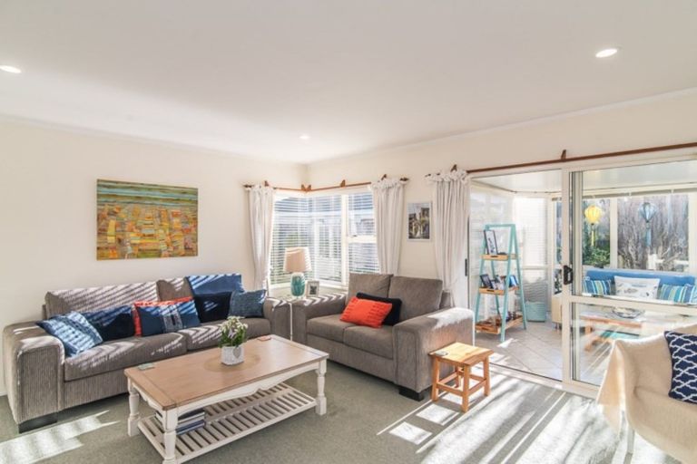 Photo of property in 19 Beach Haven Place, Paraparaumu Beach, Paraparaumu, 5032