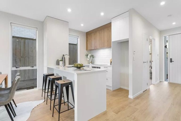 Photo of property in 6f Te Awapu Crescent, Takanini, 2112