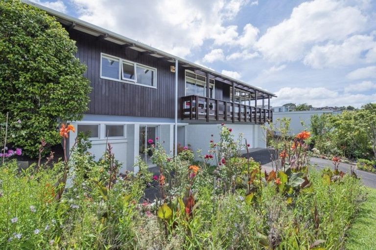 Photo of property in 57 Parr Terrace, Castor Bay, Auckland, 0620