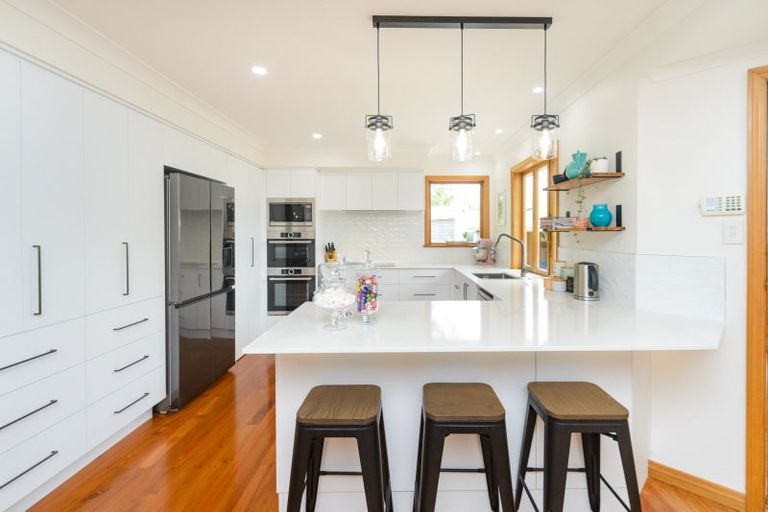 Photo of property in 17 Aranui Road, Kairanga, Palmerston North, 4475