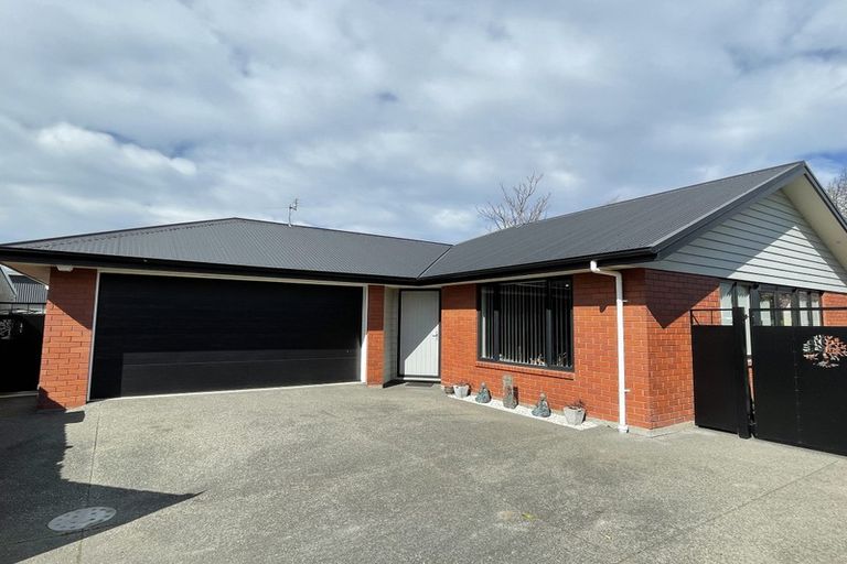 Photo of property in 16a Surrey Street, Linwood, Christchurch, 8062