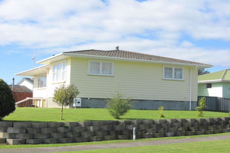 Photo of property in 73 Meadowvale Drive, Levin, 5510