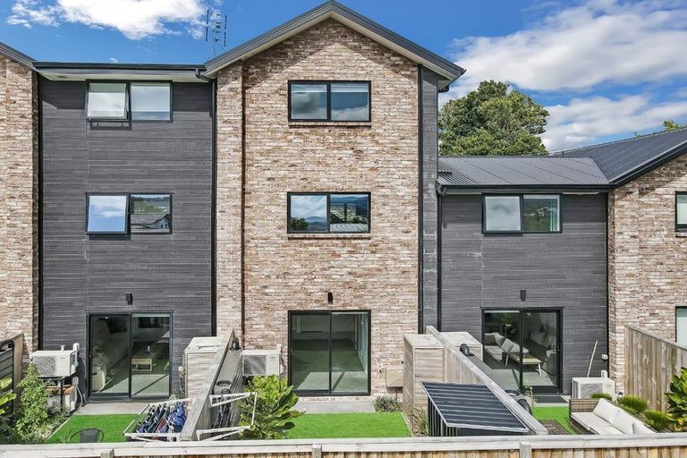 Photo of property in 5/137 View Road, Sunnyvale, Auckland, 0612