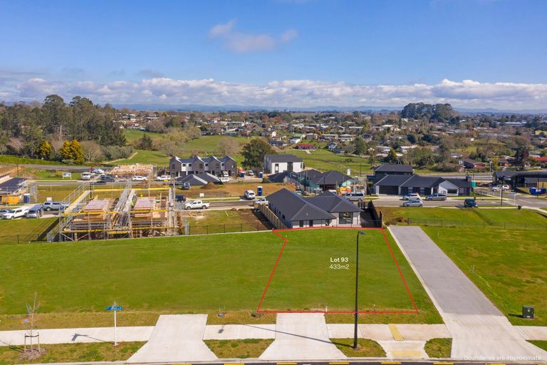 Photo of property in 30 Taahunui Rise, Peacocke, Hamilton, 3206