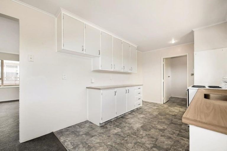 Photo of property in 79 Stewart Drive, Newlands, Wellington, 6037