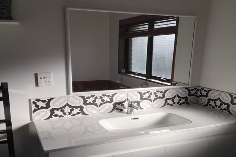 Photo of property in 11 Links View Drive, Omokoroa, 3114