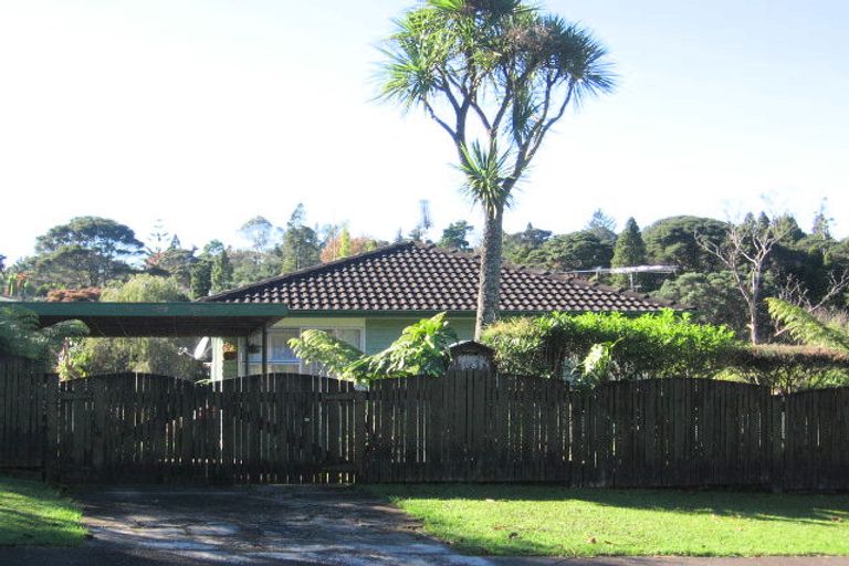Photo of property in 18 Paewai Road, Glen Eden, Auckland, 0602