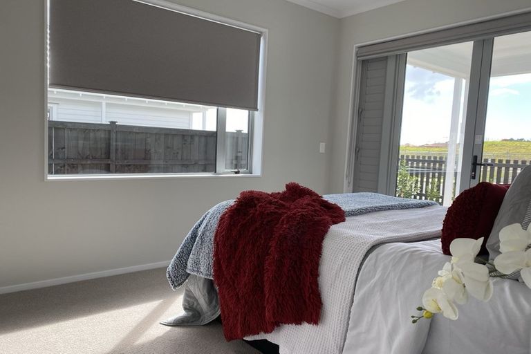 Photo of property in 2 Toka Lane, Red Beach, 0932