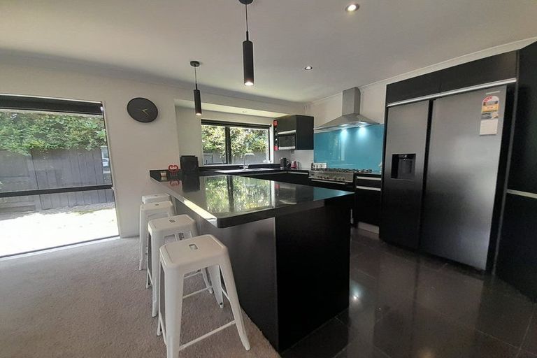 Photo of property in 5 D'urville Place, Kelvin Grove, Palmerston North, 4414