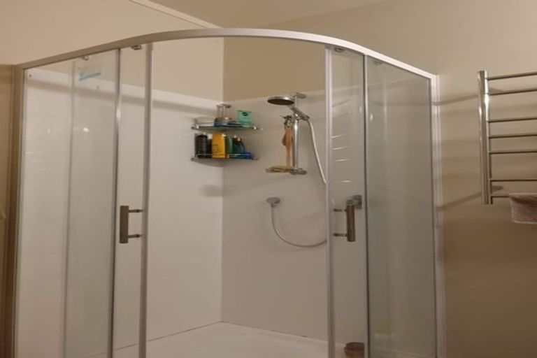 Photo of property in 16 Ropiha Street, Fitzroy, New Plymouth, 4312