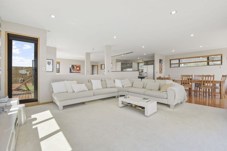 Photo of property in 31 Durness Place, Red Beach, 0932