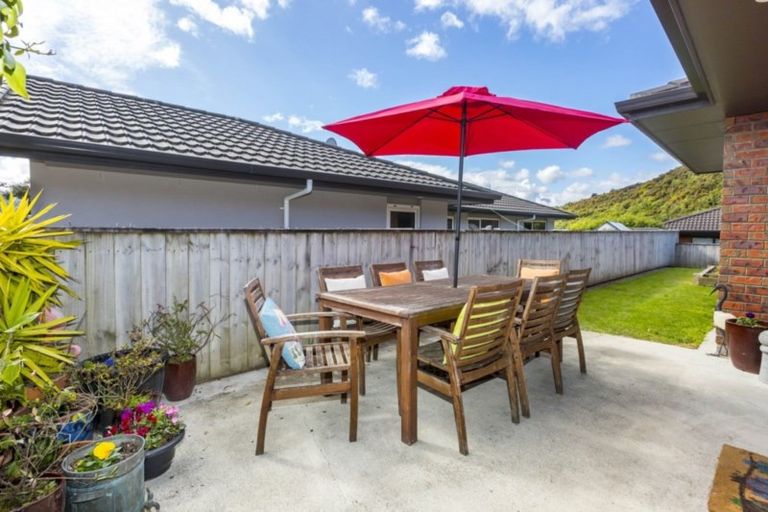 Photo of property in 3 Aragon Grove, Kingsley Heights, Upper Hutt, 5018