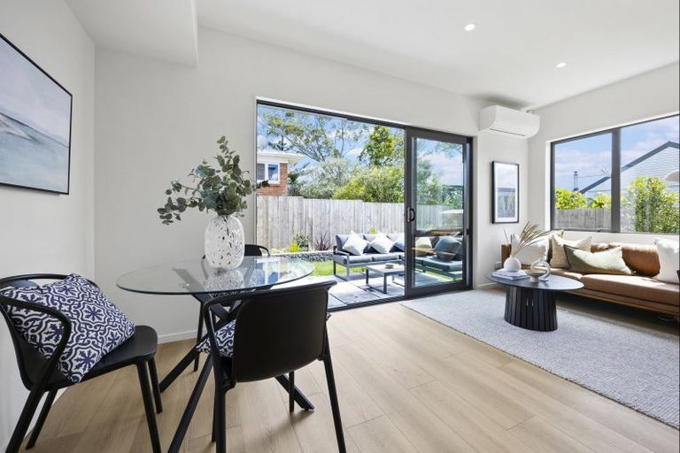 Photo of property in 37f Corunna Road, Milford, Auckland, 0620