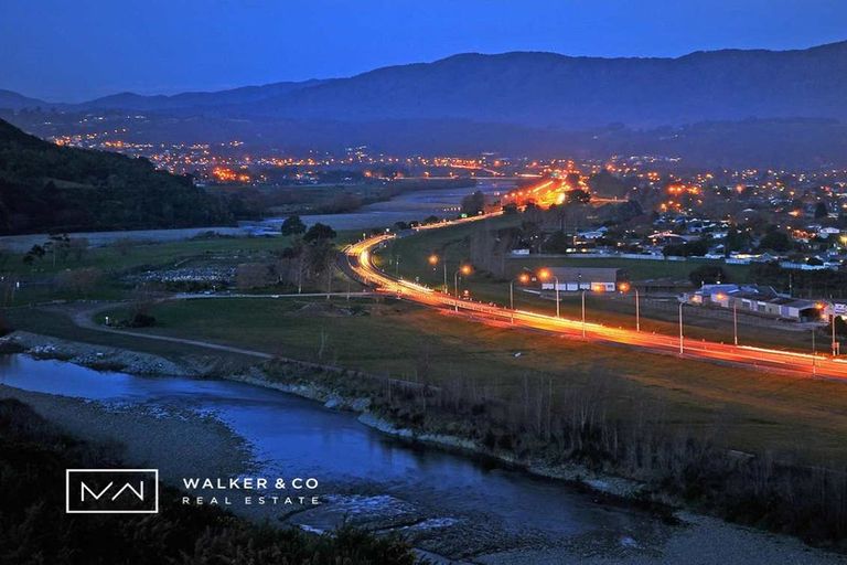 Photo of property in 17a Riverstone Drive, Riverstone Terraces, Upper Hutt, 5018