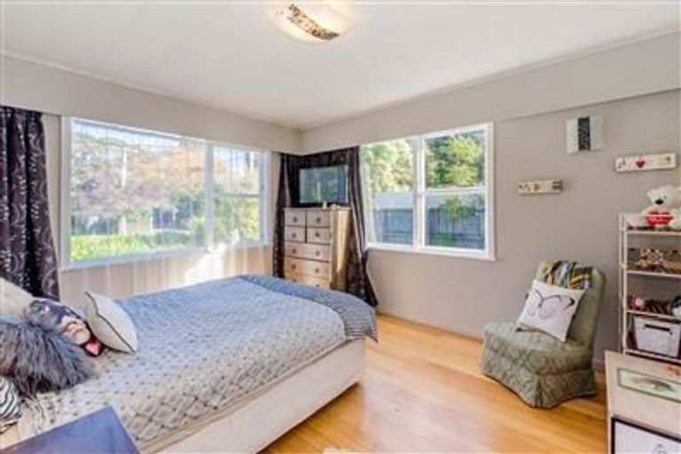 Photo of property in 5 Puriri Road, Waikanae, 5036