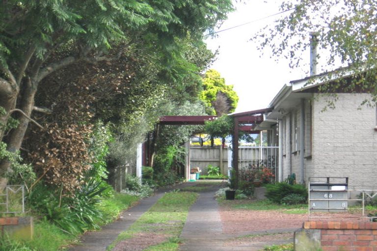 Photo of property in 1/68 Swanson Road, Henderson, Auckland, 0610
