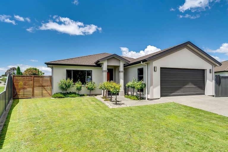 Photo of property in 15 Milford Place, Poraiti, Napier, 4112