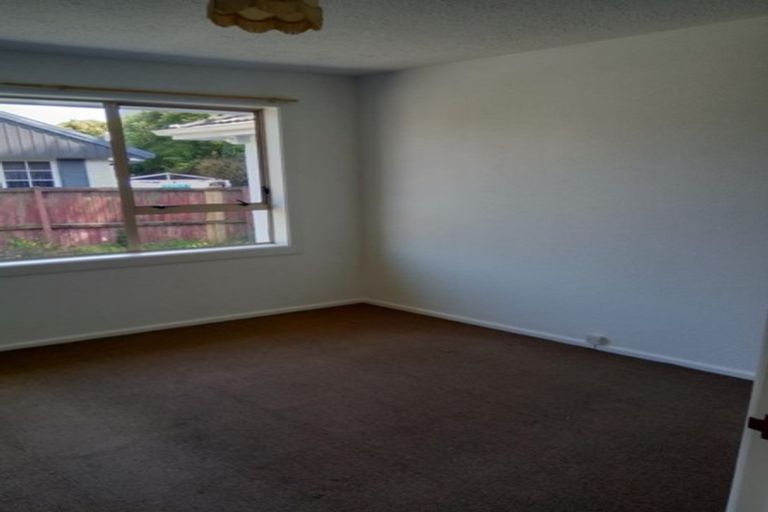 Photo of property in 42 Orrick Crescent, Avondale, Christchurch, 8061