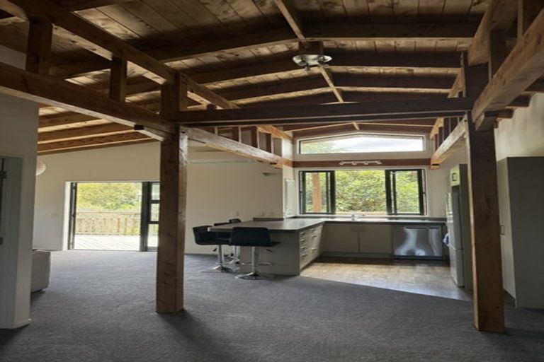 Photo of property in 4 Gradwell Place, Two Mile Bay, Taupo, 3330