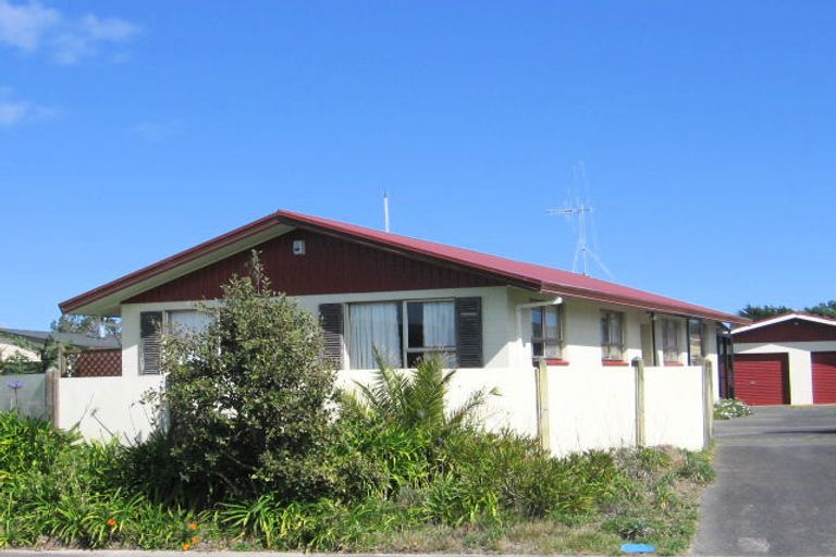 Photo of property in 32 Thomas Place, Foxton Beach, Foxton, 4815