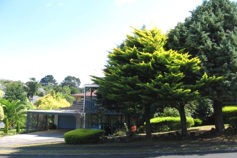 Photo of property in 2 Montclair Rise, Browns Bay, Auckland, 0630