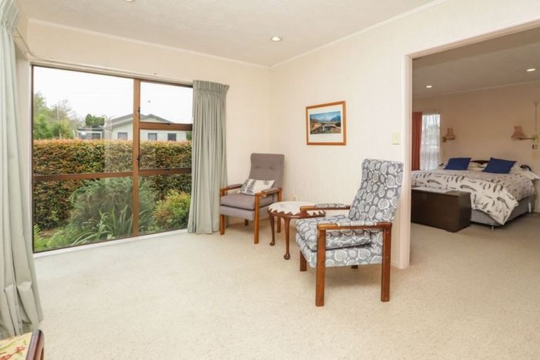 Photo of property in 12a Rimmington Drive, Hamilton Lake, Hamilton, 3204