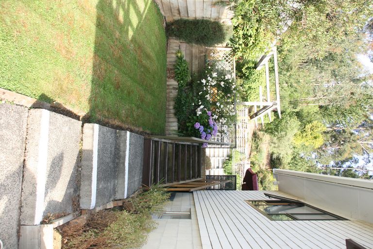 Photo of property in 8 Greenhithe Street, Waihola, Milton, 9073