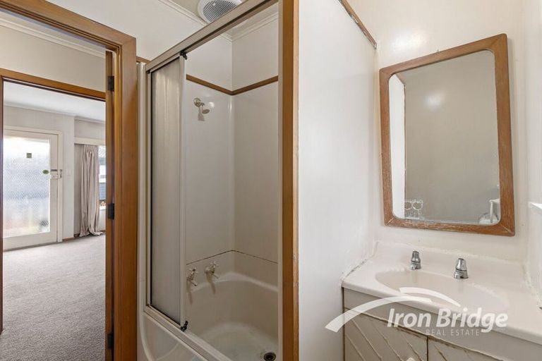 Photo of property in 2/281 Glenfield Road, Glenfield, Auckland, 0629