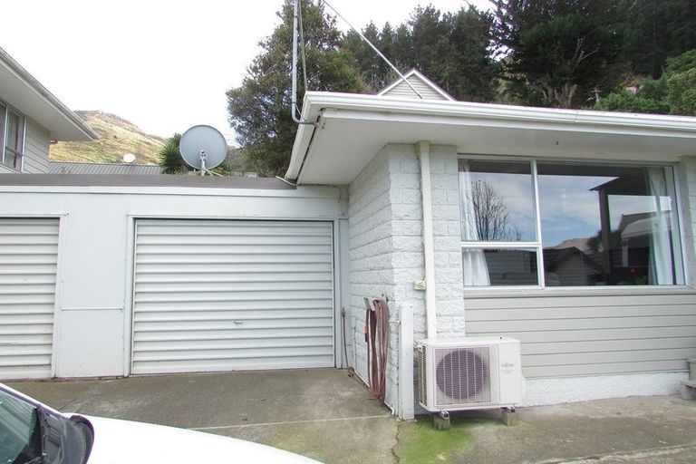 Photo of property in 2/26 Voelas Road, Lyttelton, 8082