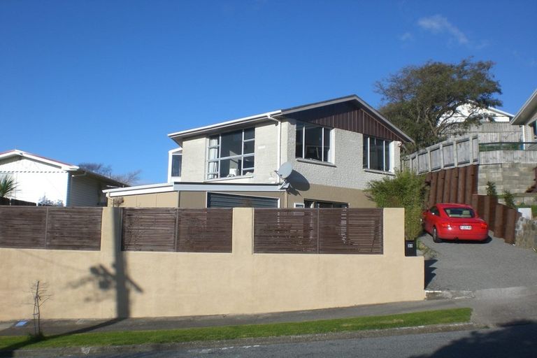 Photo of property in 33 Ernest Street, Ranui, Porirua, 5024