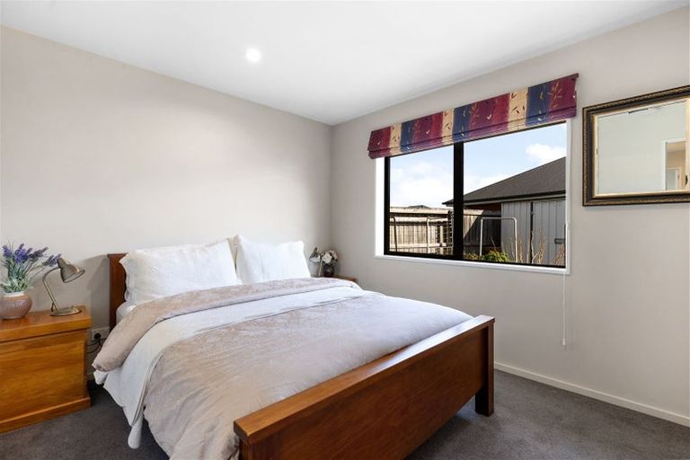 Photo of property in 5 Donovan Place, Aidanfield, Christchurch, 8025