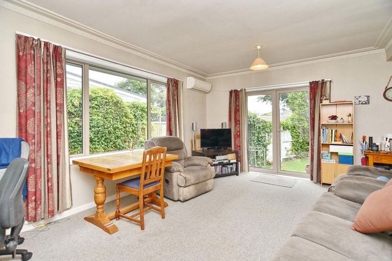 Photo of property in 2/65 Knowles Street, St Albans, Christchurch, 8052