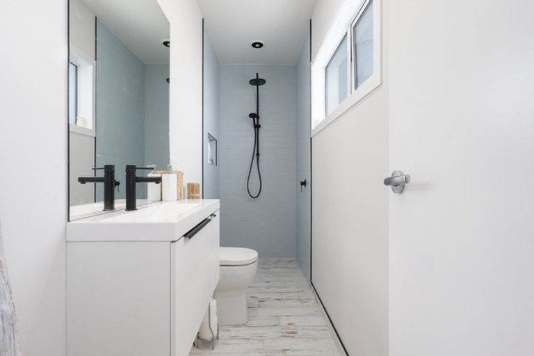 Photo of property in 3 Kitchener Terrace, Moturoa, New Plymouth, 4310