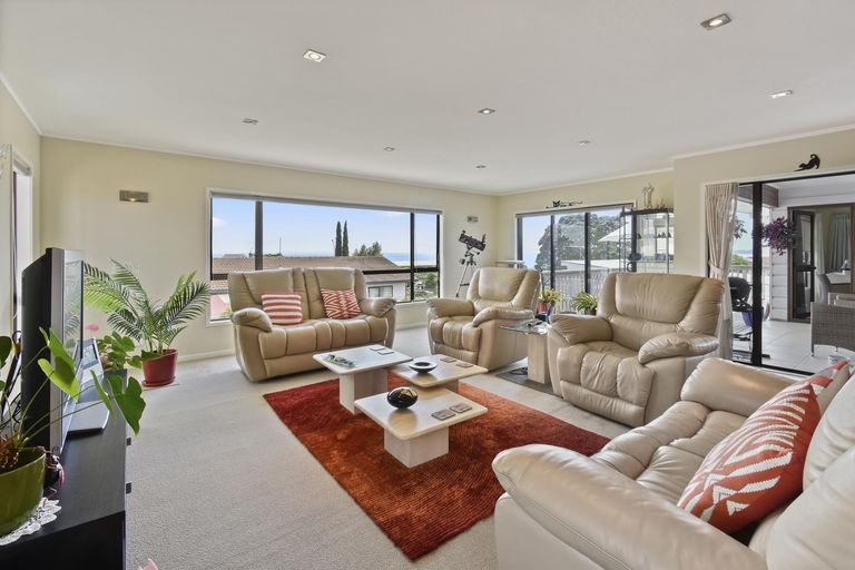 Photo of property in 6a Torkar Road, Clarks Beach, 2122