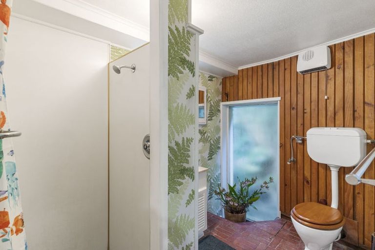 Photo of property in 39 Montgomery Avenue, Rothesay Bay, Auckland, 0630