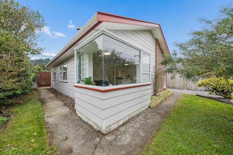 Photo of property in 1a Wood Street, Wainuiomata, Lower Hutt, 5014