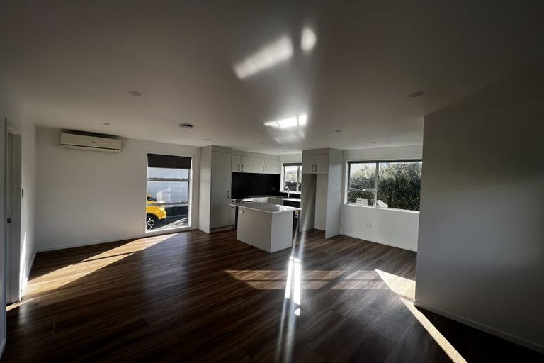 Photo of property in 1/7 Yarra Place, Botany Downs, Auckland, 2010