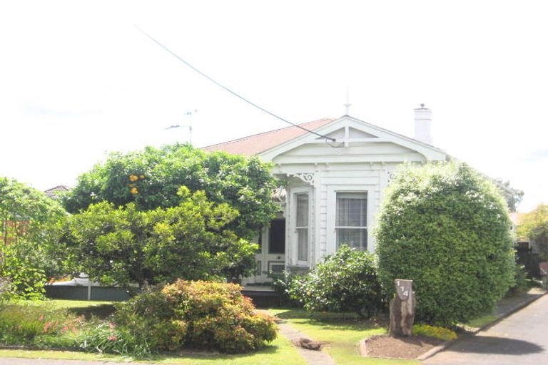 Photo of property in 114 Victoria Street, Cambridge, 3434