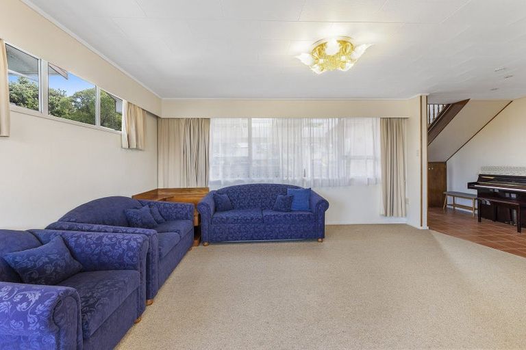 Photo of property in 4 Aramoana Place, Maupuia, Wellington, 6022