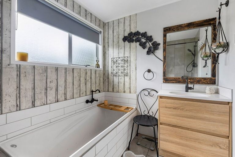 Photo of property in 2/57 Solar Road, Glen Eden, Auckland, 0602